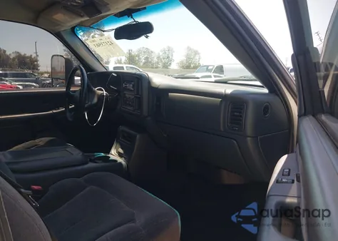 2002 Chevrolet Silverado K2500 Heavy Duty z USA, uszkodzony, nr VIN 1GCHK23122F243726